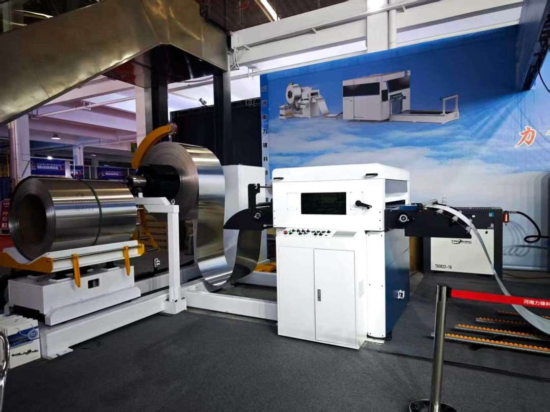 Decoiler and leveler line displayed by Lifeng at the kitchenware expo